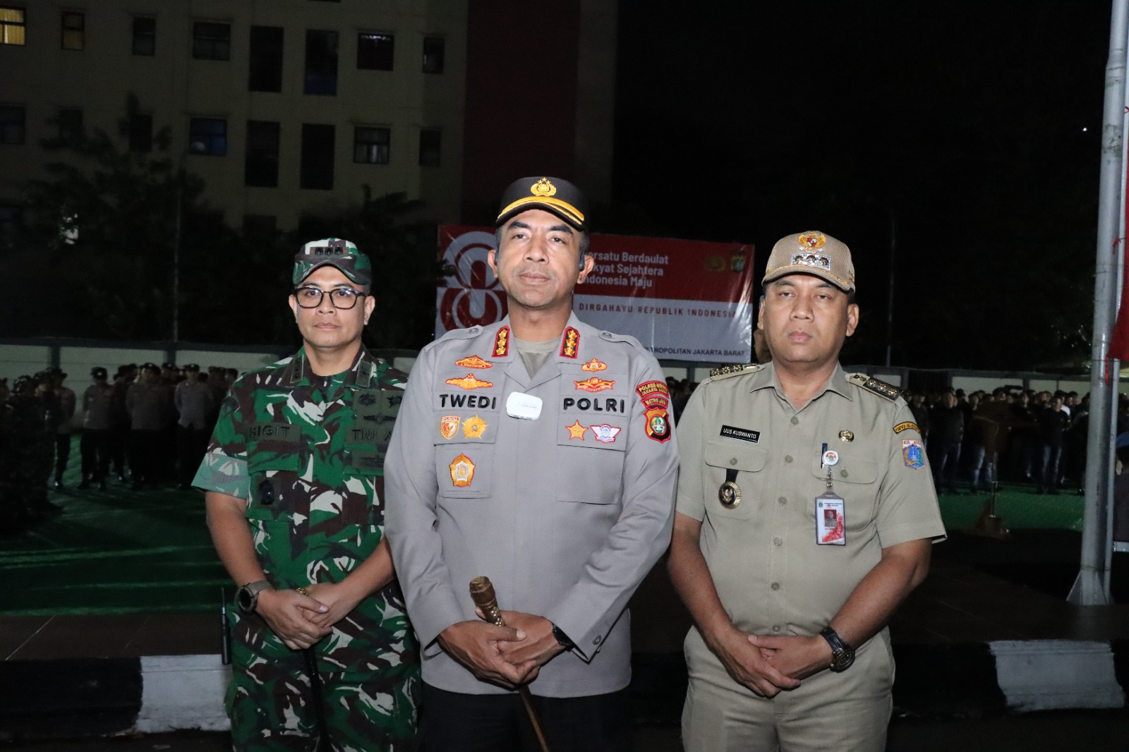 Patroli Skala Besar, Polres Jakbar Bersama 3 Pilar Hadirkan Rasa Aman di Tengah Masyarakat