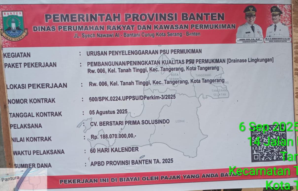 Pelaksana Proyek Pembangunan Drainase  Menerima kedatangan sejumlah awak Media sebagai bentuk Sosial kontrol