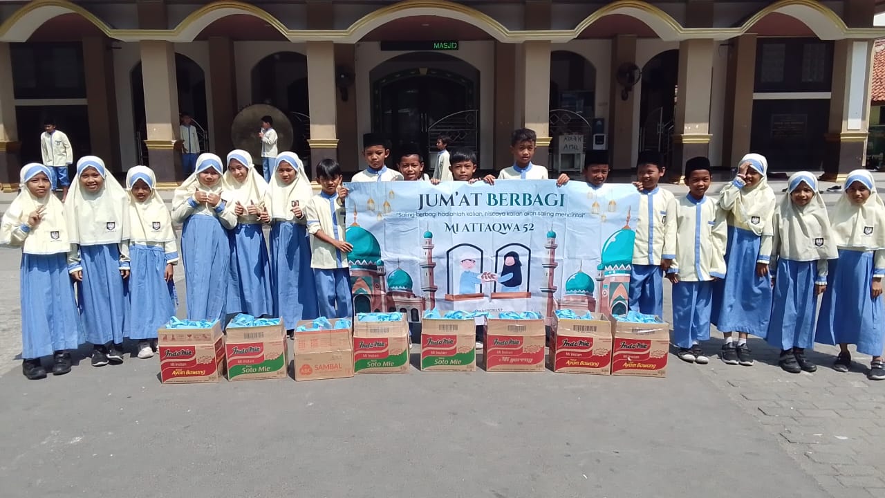 “Mengasah Kepedulian Sosial Anak Sejak Dini, MI ATTAQAWA 52 Gelar Sarapan Bersama “