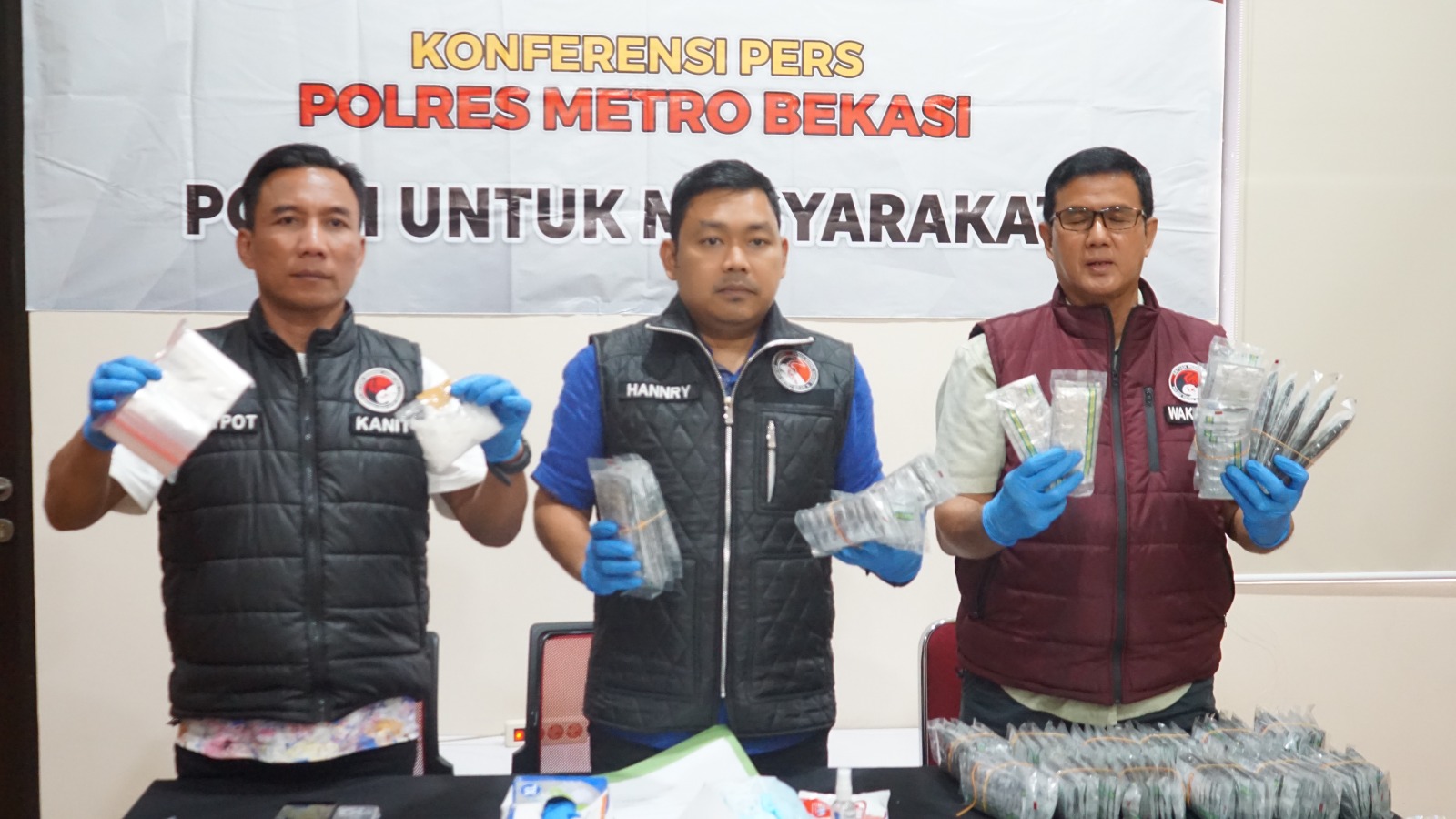 Satresnarkoba Bekasi Amankan 66 Gram Sabu dan 45 Ribu Pil Terlarang